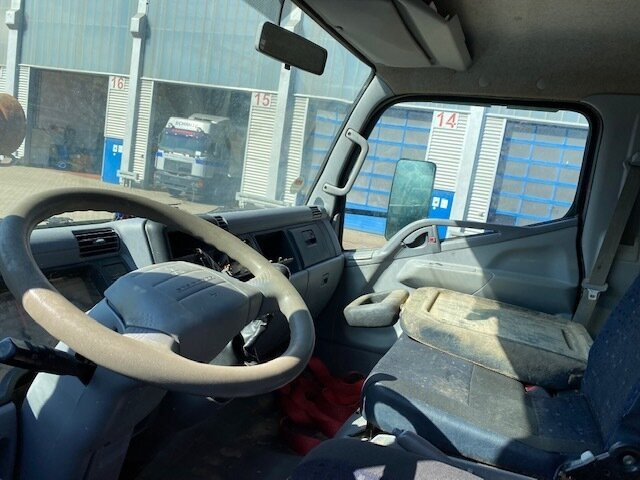 Mitsubishi Canter Fuso 7C15D 4x2 Canter Fuso 7C15D 4x2, Wasserschaden! - Tippbil lastbil: bild 2 Mitsubishi Canter Fuso 7C15D 4x2 Canter Fuso 7C15D 4x2, Wasserschaden! - Tippbil lastbil: bild 2