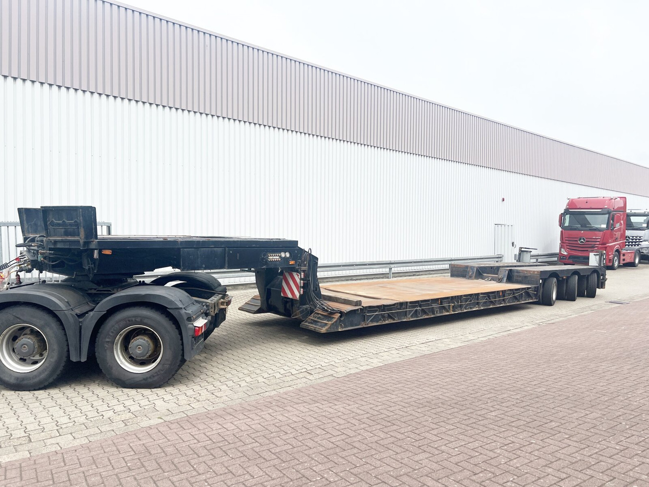 Nooteboom Euro-54-03 Euro-54-03, Schwanenhals abfahrbar, Hydr. Zwangsgelenkt - Låg lastare semitrailer: bild 1 Nooteboom Euro-54-03 Euro-54-03, Schwanenhals abfahrbar, Hydr. Zwangsgelenkt - Låg lastare semitrailer: bild 1