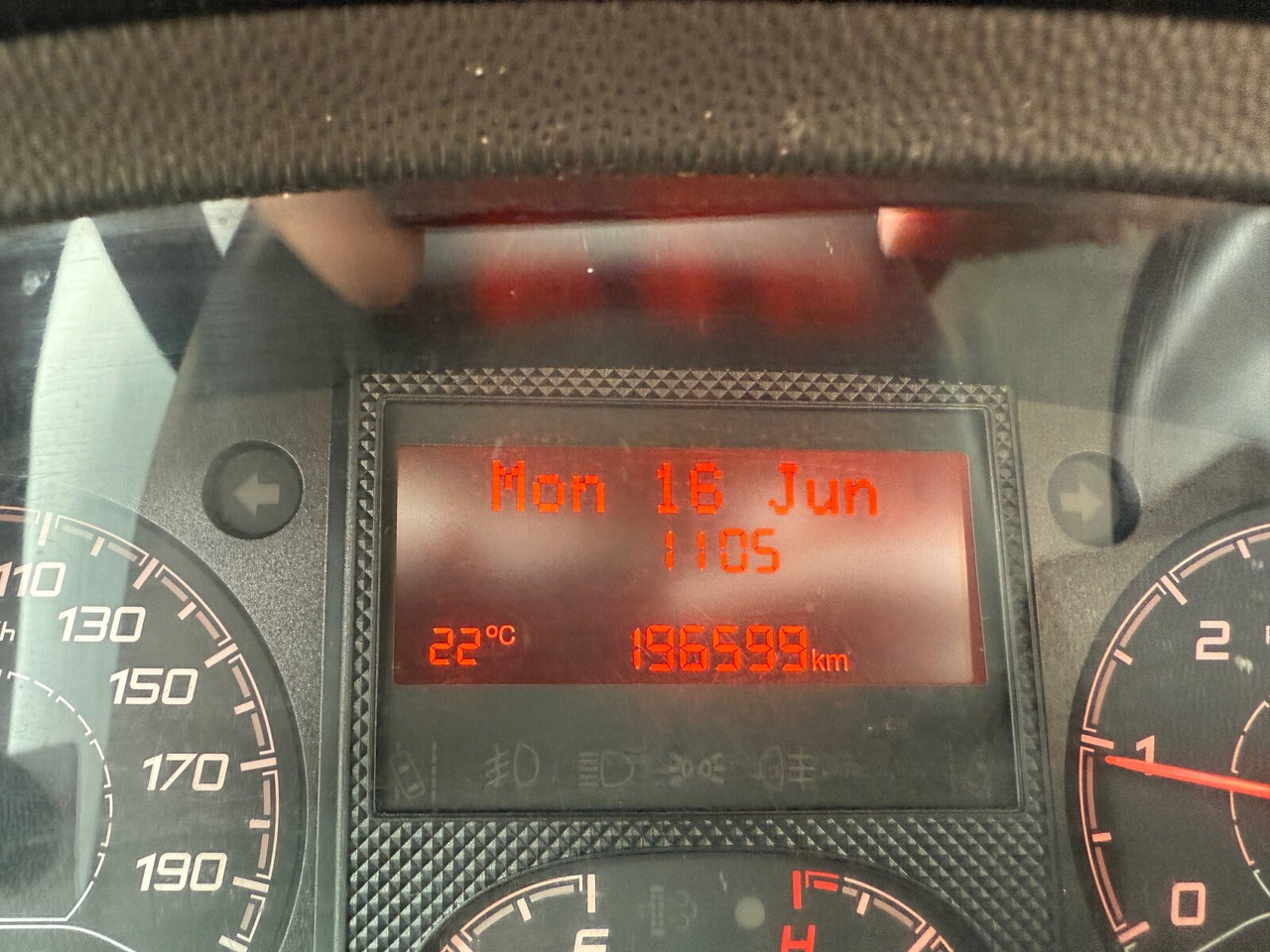 Peugeot Boxer 4x2 Doka Boxer 4x2 Doka - Transportbil med flak, Dubbelhytt transportbil: bild 2 Peugeot Boxer 4x2 Doka Boxer 4x2 Doka - Transportbil med flak, Dubbelhytt transportbil: bild 2