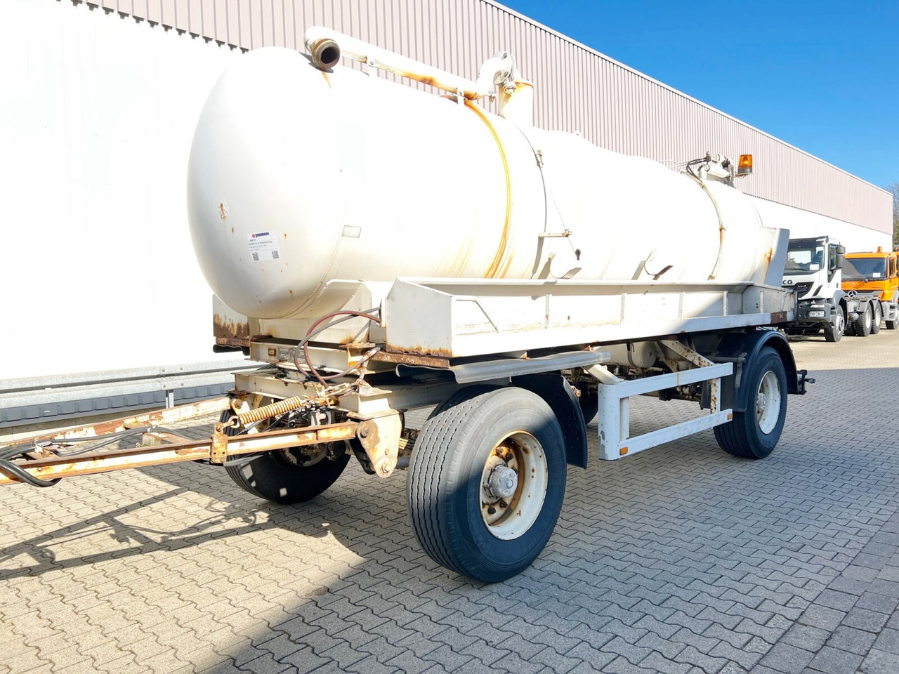 SA 18 Fäkalienanhänger Kramer, SA 18 Fäkalienanhänger, ca. 10.000l - Tanksläp: bild 1 SA 18 Fäkalienanhänger Kramer, SA 18 Fäkalienanhänger, ca. 10.000l - Tanksläp: bild 1