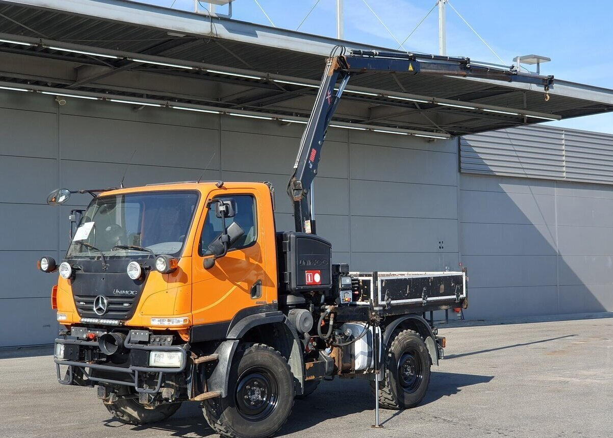 Unimog U 20 4x4 U 20 4x4, Zapfwelle, Kran Hiab 022D-3 HiDuo, Funk - Transportbil: bild 1 Unimog U 20 4x4 U 20 4x4, Zapfwelle, Kran Hiab 022D-3 HiDuo, Funk - Transportbil: bild 1