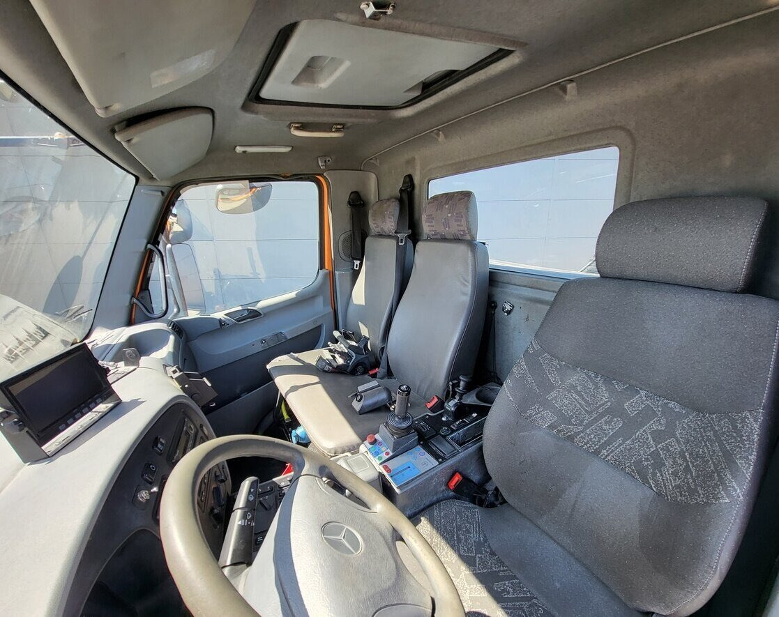 Unimog U 20 4x4 U 20 4x4, Zapfwelle, Kran Hiab 022D-3 HiDuo, Funk - Transportbil: bild 2 Unimog U 20 4x4 U 20 4x4, Zapfwelle, Kran Hiab 022D-3 HiDuo, Funk - Transportbil: bild 2