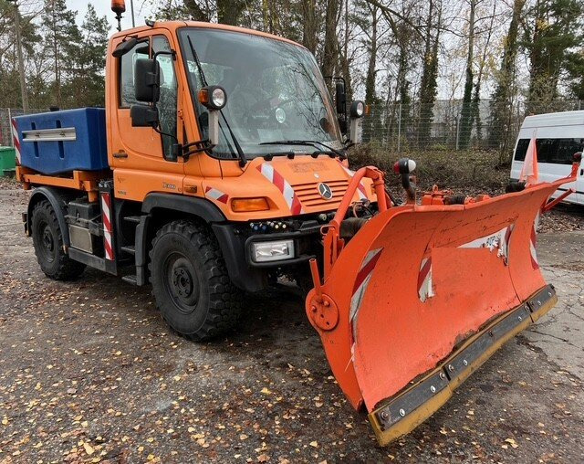 Unimog U 300 4x4 U 300 405/10 4x4, Kommunalhydraulik, WSK - Transportbil: bild 3 Unimog U 300 4x4 U 300 405/10 4x4, Kommunalhydraulik, WSK - Transportbil: bild 3