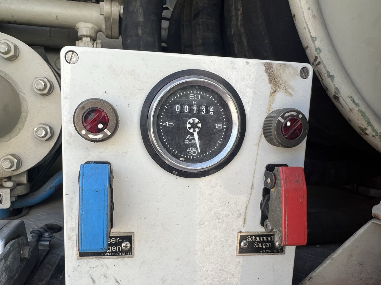 Unimog U 1300 L 435/11 4x4 U 1300 L 435/11 4x4, -Feuerwehr - Släck/ Räddningsvagn: bild 3 Unimog U 1300 L 435/11 4x4 U 1300 L 435/11 4x4, -Feuerwehr - Släck/ Räddningsvagn: bild 3