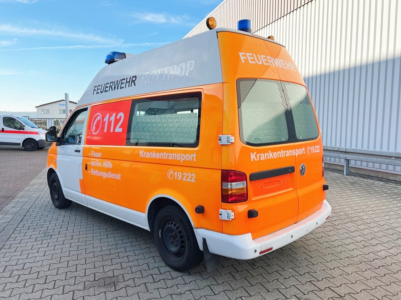 Volkswagen T5 2.5 TDI 4x2 T5 2.5 TDI 4x2, Krankenwagen - Ambulans: bild 3 Volkswagen T5 2.5 TDI 4x2 T5 2.5 TDI 4x2, Krankenwagen - Ambulans: bild 3