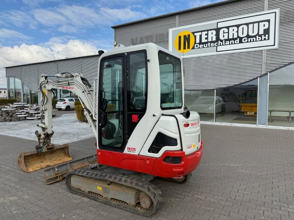 Takeuchi TB 225 V3  - Minigrävmaskin: bild 2 Takeuchi TB 225 V3  - Minigrävmaskin: bild 2