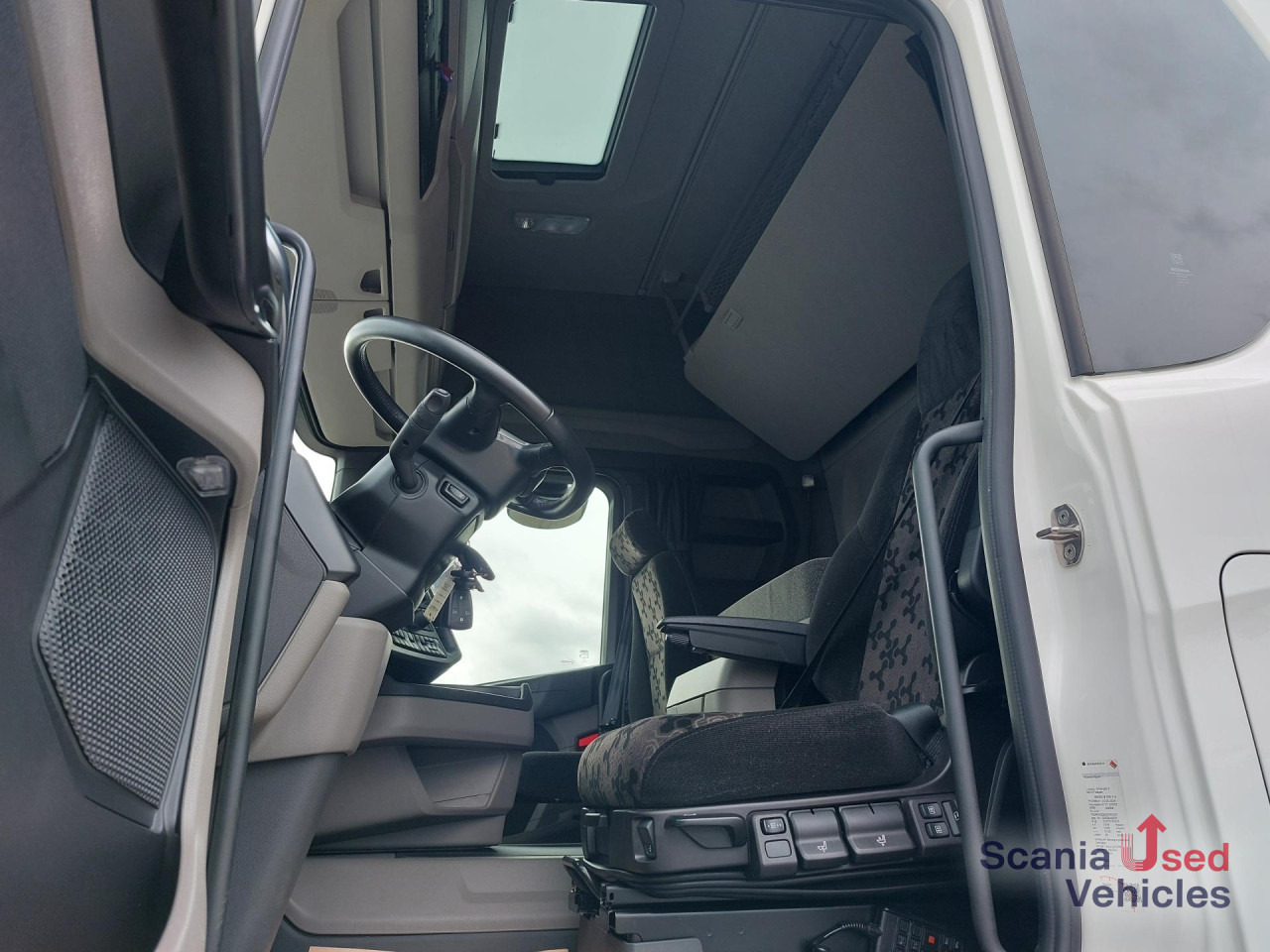 SCANIA R 460 A4x2NA, SUPER, NAVI, Standklima - Dragbil: bild 3 SCANIA R 460 A4x2NA, SUPER, NAVI, Standklima - Dragbil: bild 3