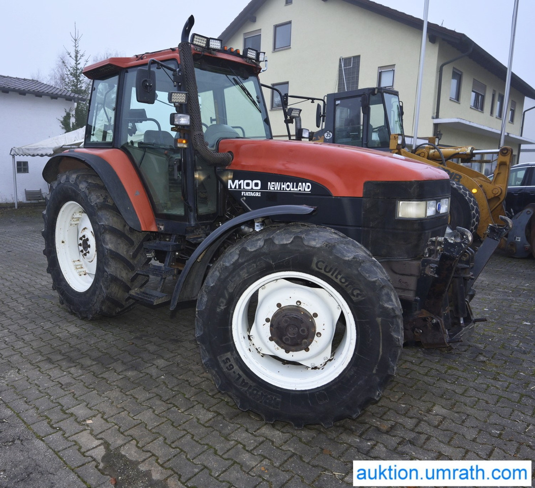 NEW HOLLAND M100 4x4 - Traktor: bild 3 NEW HOLLAND M100 4x4 - Traktor: bild 3