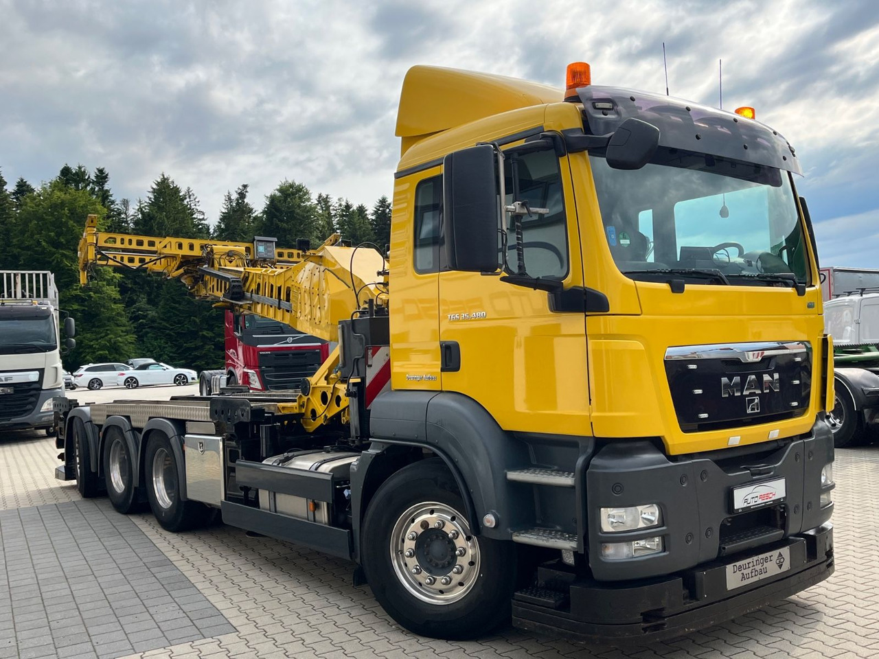 MAN TGS 35.480 8x4-4BL Deuringer Garagentransporter - Kranbil: bild 2 MAN TGS 35.480 8x4-4BL Deuringer Garagentransporter - Kranbil: bild 2