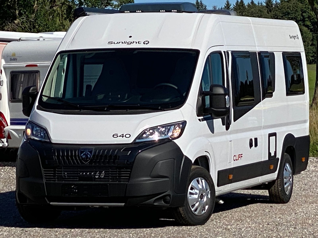 Sunlight Cliff 640 mit Längsbetten,Modell 25 - Campingbil: bild 3 Sunlight Cliff 640 mit Längsbetten,Modell 25 - Campingbil: bild 3