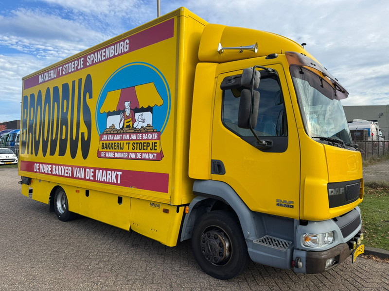 DAF LF 45.180 / Manual / Tail Lift / NL Truck - Lastbil med skåp: bild 2 DAF LF 45.180 / Manual / Tail Lift / NL Truck - Lastbil med skåp: bild 2