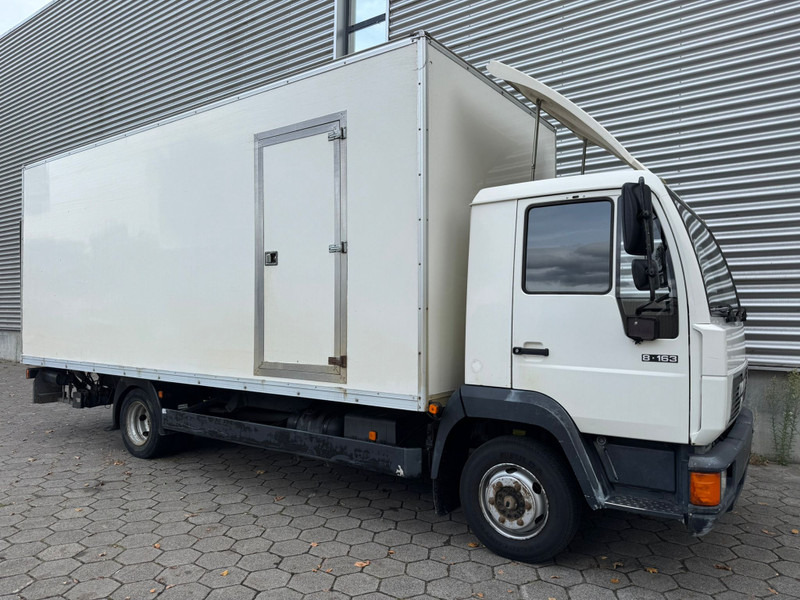 MAN 8.163 / Tail Lift / Manual / 3 Seats / Belgium Truck - Lastbil med skåp: bild 2 MAN 8.163 / Tail Lift / Manual / 3 Seats / Belgium Truck - Lastbil med skåp: bild 2
