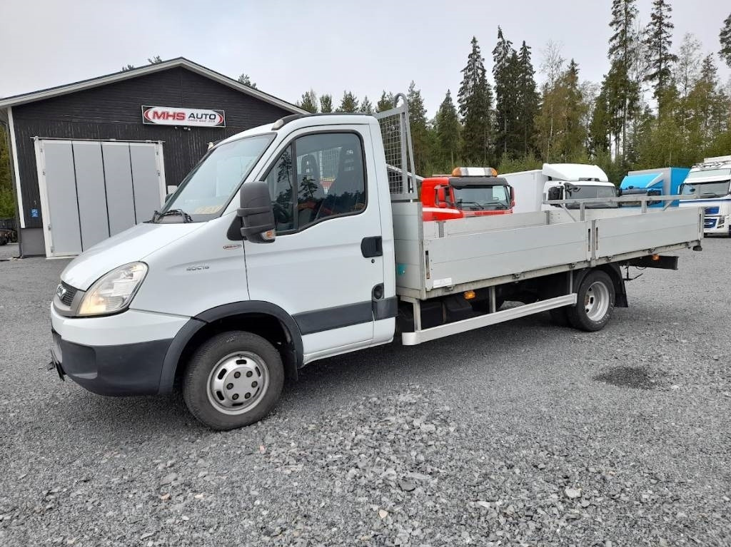 Iveco Daily 40 C18 automat - Transportbil med flak: bild 1 Iveco Daily 40 C18 automat - Transportbil med flak: bild 1