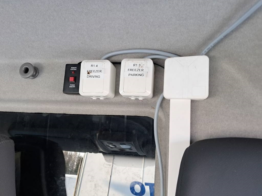 Nissan NV 400 Food Truck Gilli/Katukeittiö auto  - Matbil, Transportbil: bild 4 Nissan NV 400 Food Truck Gilli/Katukeittiö auto  - Matbil, Transportbil: bild 4