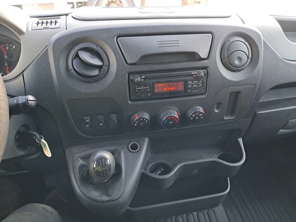 Nissan NV 400 Food Truck Gilli/Katukeittiö auto  - Matbil, Transportbil: bild 3 Nissan NV 400 Food Truck Gilli/Katukeittiö auto  - Matbil, Transportbil: bild 3