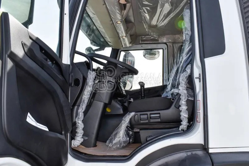 Iveco T-WAY AD380T47H 6x4 R24 Tyres Chassis - Barcelona Stock - Chassi lastbil: bild 4 Iveco T-WAY AD380T47H 6x4 R24 Tyres Chassis - Barcelona Stock - Chassi lastbil: bild 4