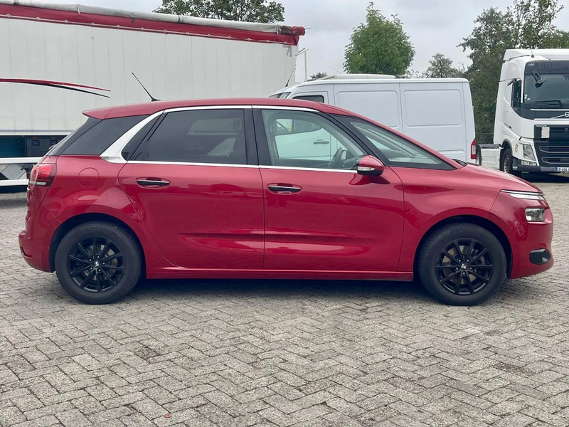 Citroën C4 Picasso REAR VIEW CAMERA, BLIND SPOT SENSOR, AUTO PARKING, FRONT & REAR PARKTRONIC, - Hatchback/ Halvkombi: bild 4 Citroën C4 Picasso REAR VIEW CAMERA, BLIND SPOT SENSOR, AUTO PARKING, FRONT & REAR PARKTRONIC, - Hatchback/ Halvkombi: bild 4