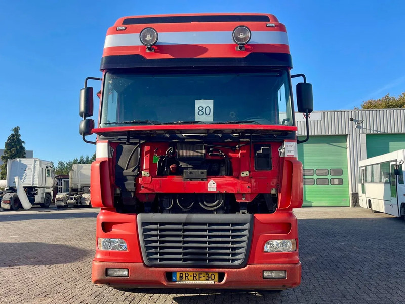 DAF XF 95.430 BERDEX 3 decks. Water, fans, Scales! Excellent condition. - Djurtransport lastbil: bild 4 DAF XF 95.430 BERDEX 3 decks. Water, fans, Scales! Excellent condition. - Djurtransport lastbil: bild 4