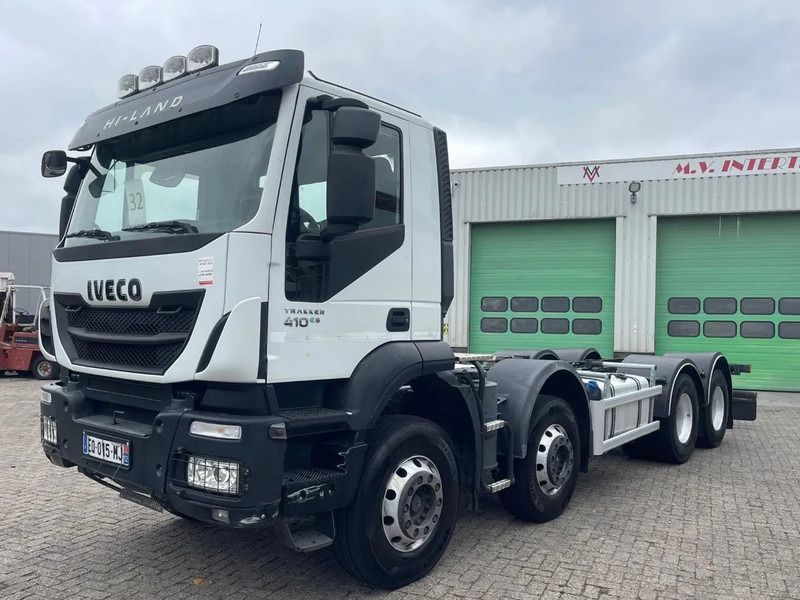 Iveco Trakker 410 PTO RETARDER, 8x4 , 442000 km! - Chassi lastbil: bild 1 Iveco Trakker 410 PTO RETARDER, 8x4 , 442000 km! - Chassi lastbil: bild 1