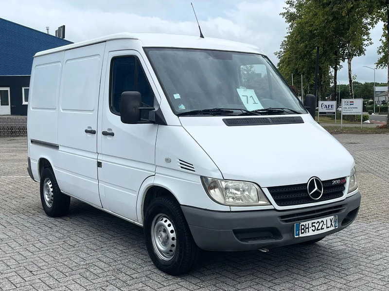 Mercedes-Benz Sprinter 208 3 seats. Very good bus! 100% engine and gearbox! France use - Skåpbil: bild 1 Mercedes-Benz Sprinter 208 3 seats. Very good bus! 100% engine and gearbox! France use - Skåpbil: bild 1