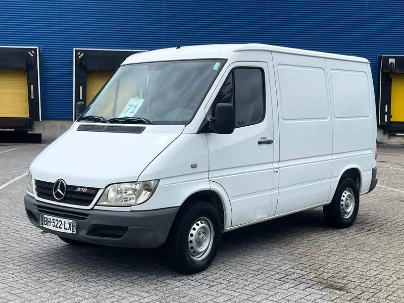 Mercedes-Benz Sprinter 208 3 seats. Very good bus! 100% engine and gearbox! France use - Skåpbil: bild 3 Mercedes-Benz Sprinter 208 3 seats. Very good bus! 100% engine and gearbox! France use - Skåpbil: bild 3