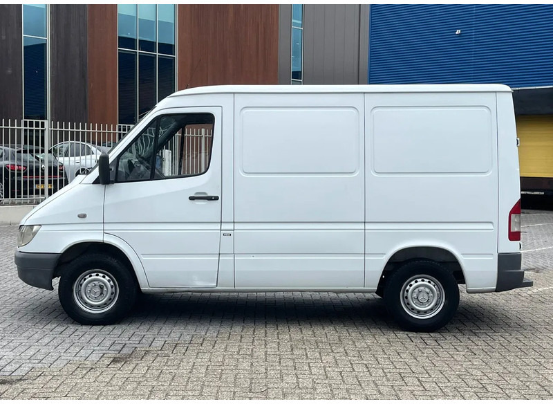 Mercedes-Benz Sprinter 208 3 seats. Very good bus! 100% engine and gearbox! France use - Skåpbil: bild 4 Mercedes-Benz Sprinter 208 3 seats. Very good bus! 100% engine and gearbox! France use - Skåpbil: bild 4