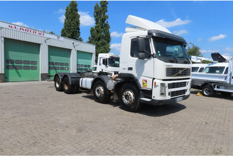 Volvo FM 12.380 8x4 FULL SPRING. 100% condition! - Chassi lastbil: bild 1 Volvo FM 12.380 8x4 FULL SPRING. 100% condition! - Chassi lastbil: bild 1