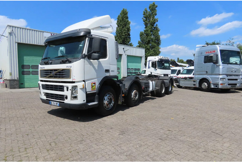 Volvo FM 12.380 8x4 FULL SPRING. 100% condition! - Chassi lastbil: bild 2 Volvo FM 12.380 8x4 FULL SPRING. 100% condition! - Chassi lastbil: bild 2