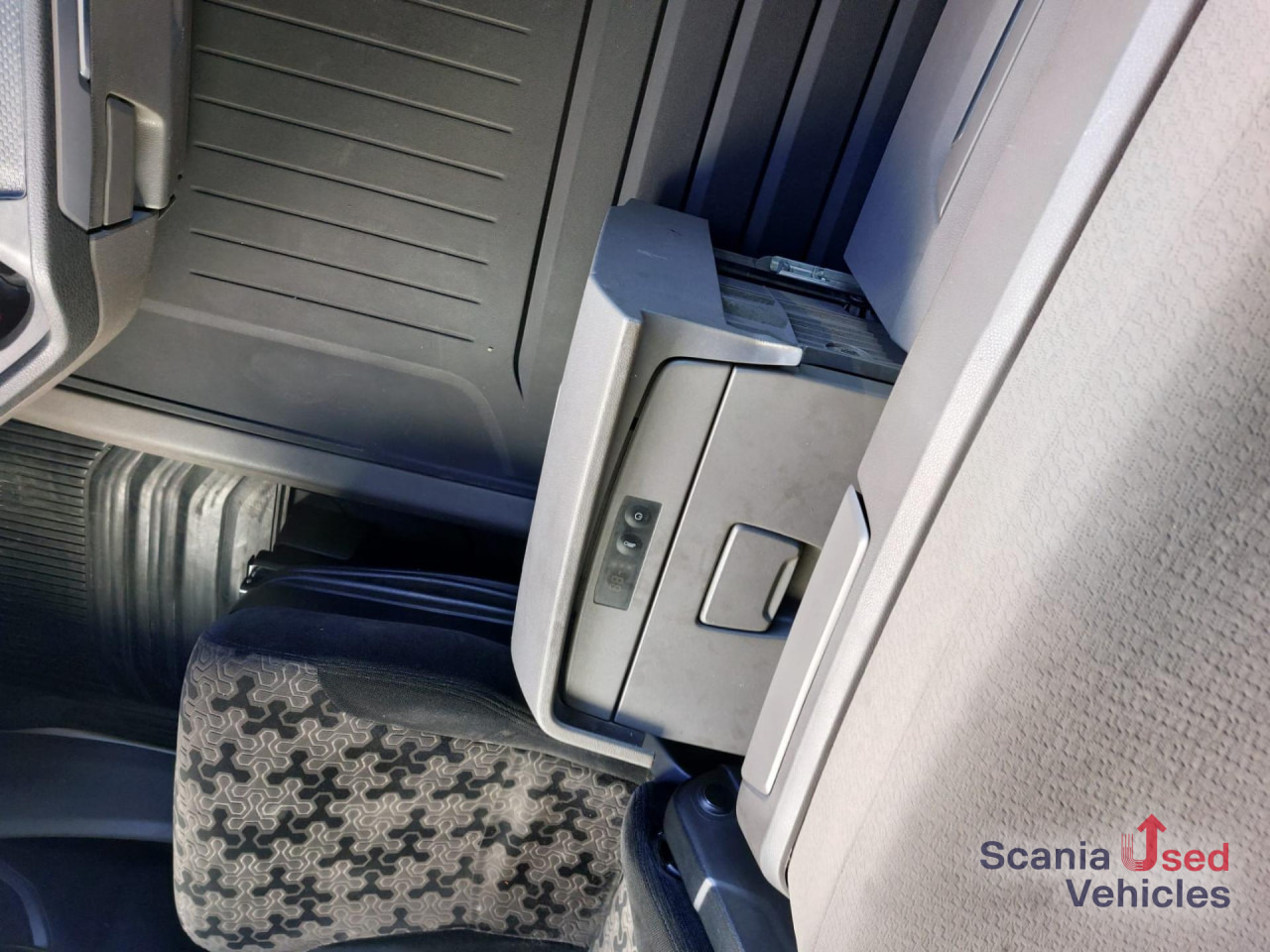SCANIA R 410 A4x2NA Highline - Dragbil: bild 2 SCANIA R 410 A4x2NA Highline - Dragbil: bild 2