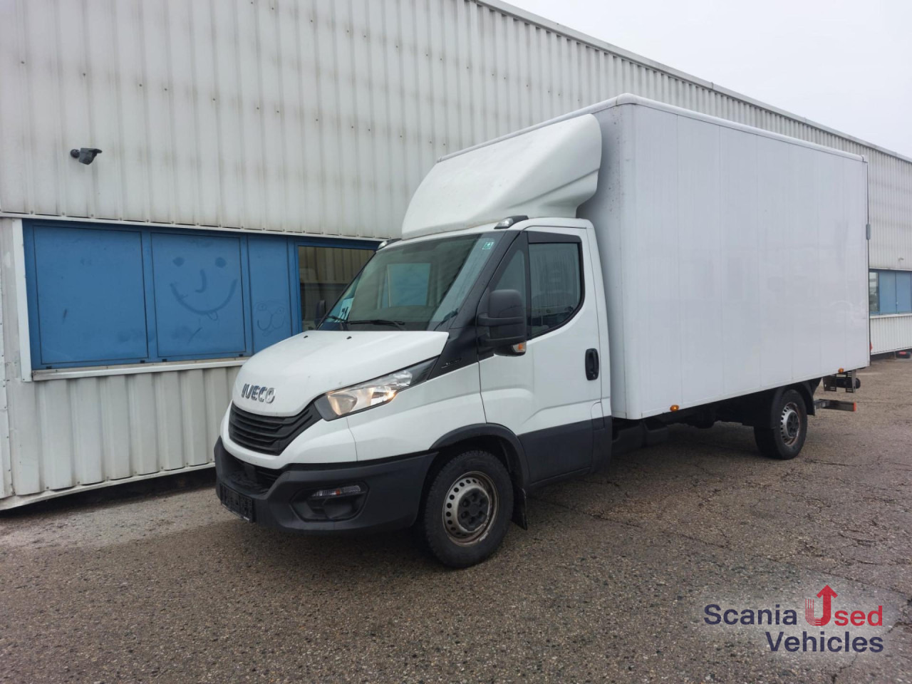 IVECO 35 C 16 Koffer Ladebordwand - Volymskåp: bild 1 IVECO 35 C 16 Koffer Ladebordwand - Volymskåp: bild 1