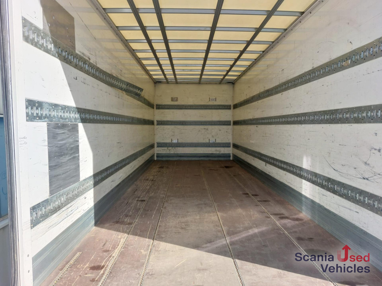 MERCEDES-BENZ Atego 1221 L Koffer Ladebordwand - Lastbil med skåp: bild 4 MERCEDES-BENZ Atego 1221 L Koffer Ladebordwand - Lastbil med skåp: bild 4