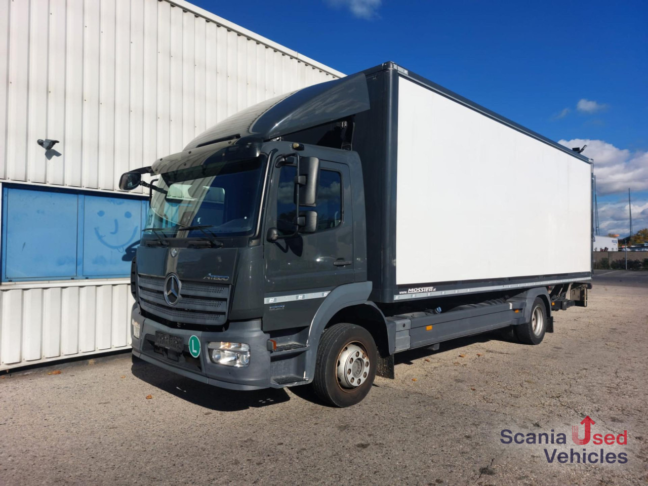MERCEDES-BENZ Atego 1221 L Koffer Ladebordwand - Lastbil med skåp: bild 1 MERCEDES-BENZ Atego 1221 L Koffer Ladebordwand - Lastbil med skåp: bild 1