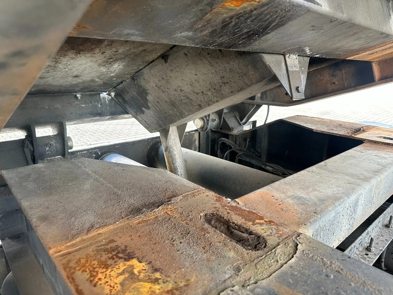 Containerbil/ Växelflak semitrailer Van Hool 20FT Tipping-chassis, ADR (EX/II, EX/III, FL, AT), SAF, 2 liftaxles: bild 16 Containerbil/ Växelflak semitrailer Van Hool 20FT Tipping-chassis, ADR (EX/II, EX/III, FL, AT), SAF, 2 liftaxles: bild 16