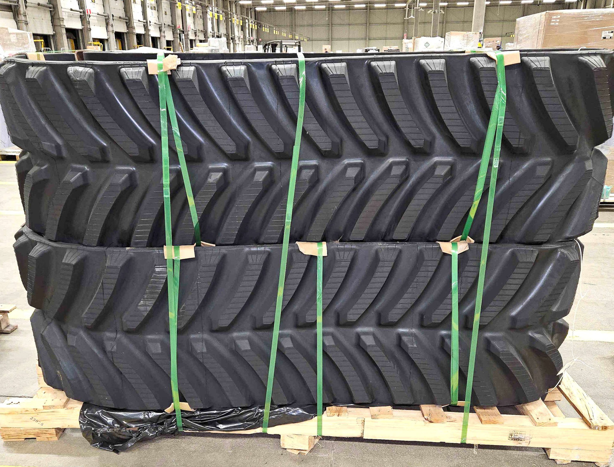 Rubber track for CNH and NH Combine 24" and 28.5" - Larvband för Skördetröska: bild 4 Rubber track for CNH and NH Combine 24" and 28.5" - Larvband för Skördetröska: bild 4