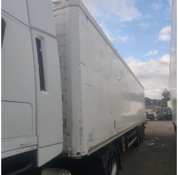 Schmitz Cargobull SKI 24 - Skåp semitrailer: bild 4 Schmitz Cargobull SKI 24 - Skåp semitrailer: bild 4