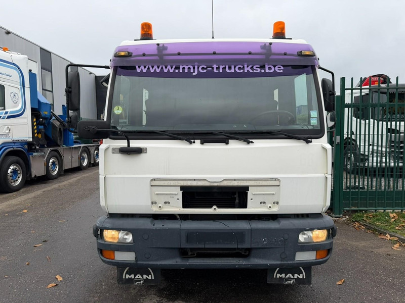 MAN LE 8.180 CLOSED BOX / KOFFER - DOKA - MANUAL GEARBOX - *248.000km* - STEEL SPRING / BLATT / LAMES - BE TRUCK - Lastbil med skåp: bild 2 MAN LE 8.180 CLOSED BOX / KOFFER - DOKA - MANUAL GEARBOX - *248.000km* - STEEL SPRING / BLATT / LAMES - BE TRUCK - Lastbil med skåp: bild 2