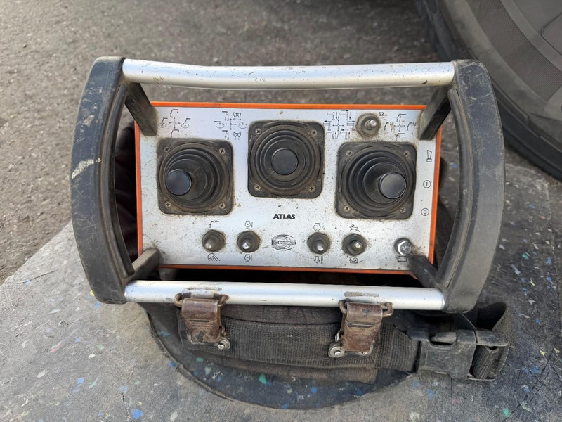 Tippbil lastbil, Kranbil MAN TGA 18.310 4x4 Hydro-drive 2-SEITEN KIPPER + KRAN ATLAS 165 (4x) + RADIO - BE truck: bild 11 Tippbil lastbil, Kranbil MAN TGA 18.310 4x4 Hydro-drive 2-SEITEN KIPPER + KRAN ATLAS 165 (4x) + RADIO - BE truck: bild 11