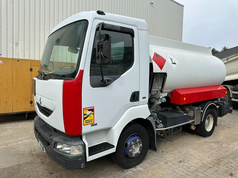 Renault MIDLUM 150 FUEL TANKER / CITERNE MAZOUT - 6500L - 3 COMPARTIMENTS - *ENGINE PROBLEM* - Tankbil: bild 1 Renault MIDLUM 150 FUEL TANKER / CITERNE MAZOUT - 6500L - 3 COMPARTIMENTS - *ENGINE PROBLEM* - Tankbil: bild 1