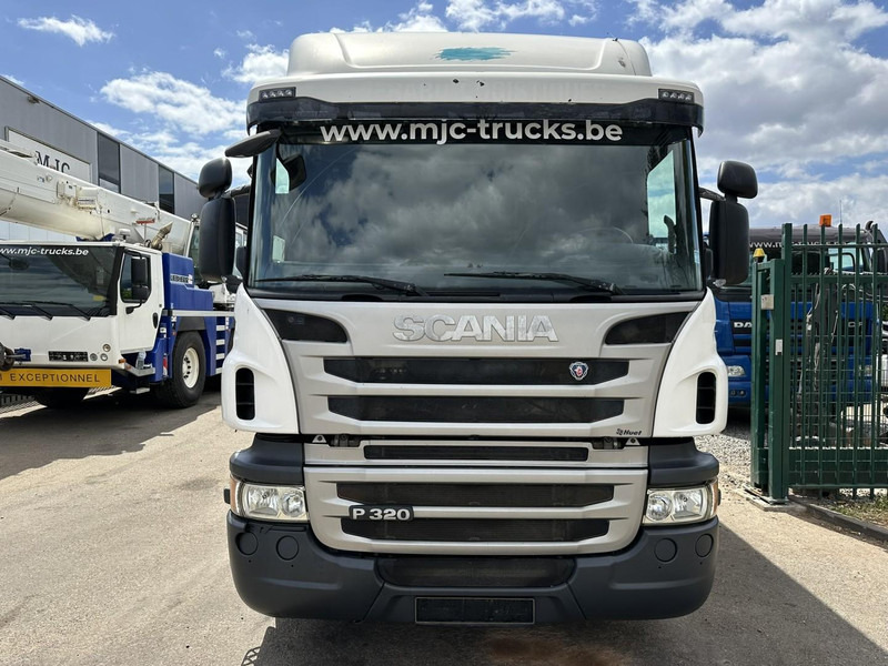 Scania P320 RETARDER - CLOSED BOX 8m25 x 2m47 x 2m30 - TAILLIFT 2000kg - EURO 6 - GOOD CONDITION - Lastbil med skåp: bild 2 Scania P320 RETARDER - CLOSED BOX 8m25 x 2m47 x 2m30 - TAILLIFT 2000kg - EURO 6 - GOOD CONDITION - Lastbil med skåp: bild 2