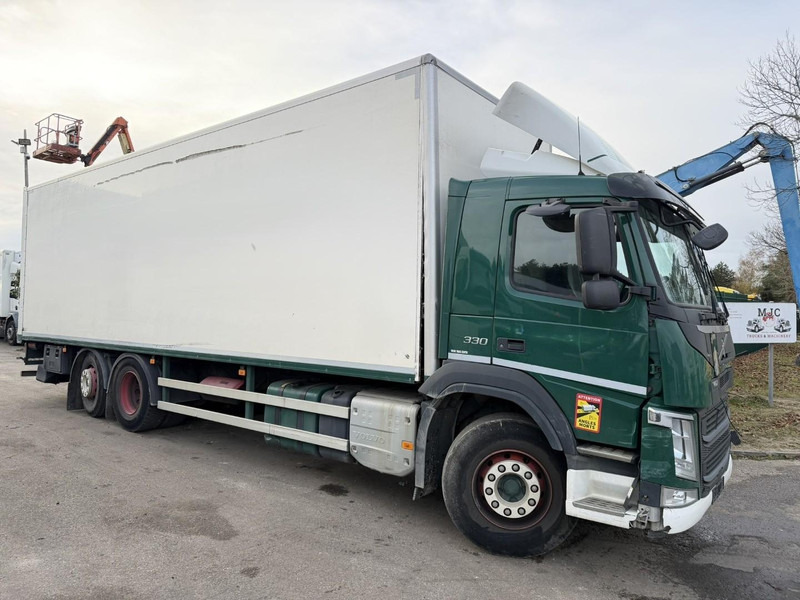 Volvo FM 330 6x2 CLOSED BOX / KOFFER 9m10 - LIFT + STEERING AXLE - *ENGINE / GEARBOX / CHASSIS = OK* - 300.000km - TUV 09/2026 - BE TRUCK - Lastbil med skåp: bild 1 Volvo FM 330 6x2 CLOSED BOX / KOFFER 9m10 - LIFT + STEERING AXLE - *ENGINE / GEARBOX / CHASSIS = OK* - 300.000km - TUV 09/2026 - BE TRUCK - Lastbil med skåp: bild 1