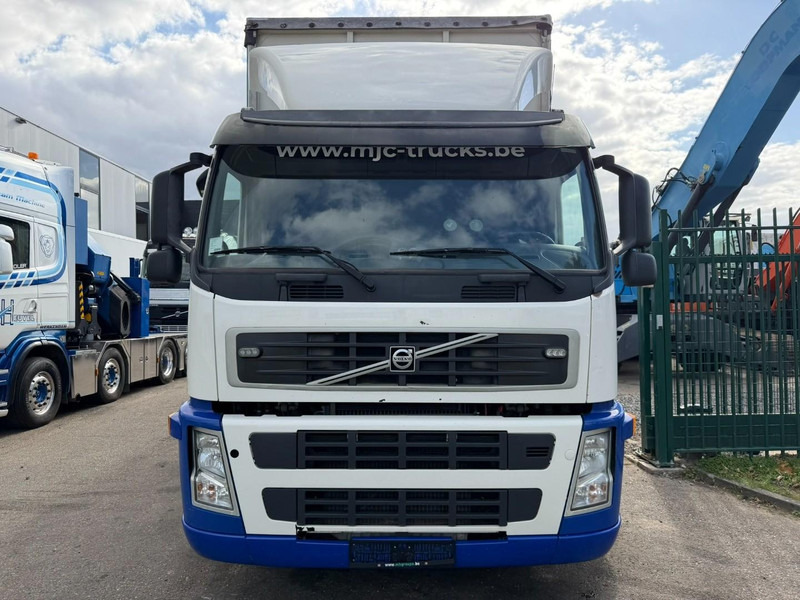 Volvo FM 370 6x2 BOX 8m15 - LIFT + STEERING AXLE - EURO 5 - I SHIFT - 26T - TÜV 06/2026 - VERY NICE CONDITION - BE TRUCK - Kapellbil: bild 2 Volvo FM 370 6x2 BOX 8m15 - LIFT + STEERING AXLE - EURO 5 - I SHIFT - 26T - TÜV 06/2026 - VERY NICE CONDITION - BE TRUCK - Kapellbil: bild 2