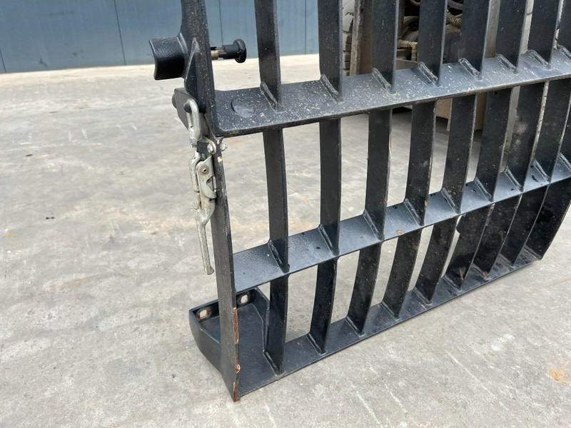 Cat M313D / M315D / M316D / M318D / M322D / M325D - Hytt och interiör för Byggmaskiner: bild 4 Cat M313D / M315D / M316D / M318D / M322D / M325D - Hytt och interiör för Byggmaskiner: bild 4