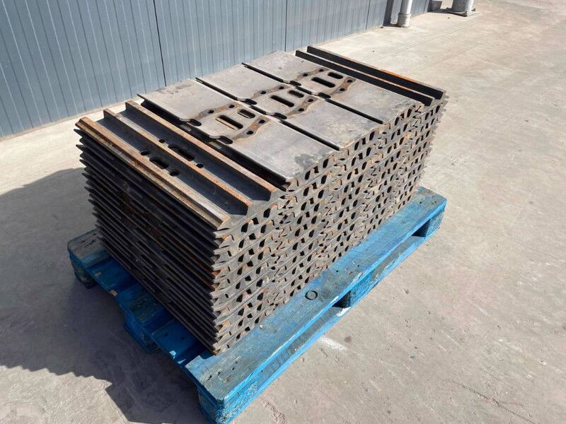 Hyundai R210 / R215 / R220 / R235 / R250 / R260 - Ram/ Chassi för Byggmaskiner: bild 1 Hyundai R210 / R215 / R220 / R235 / R250 / R260 - Ram/ Chassi för Byggmaskiner: bild 1