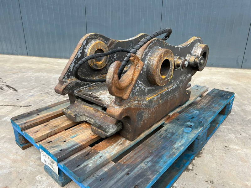 SMP S70 - 320D - Redskapsfäste för Byggmaskiner: bild 1 SMP S70 - 320D - Redskapsfäste för Byggmaskiner: bild 1