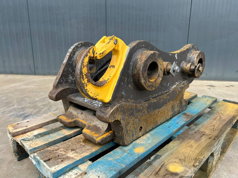 SMP S70 - 323D - Redskapsfäste för Byggmaskiner: bild 1 SMP S70 - 323D - Redskapsfäste för Byggmaskiner: bild 1