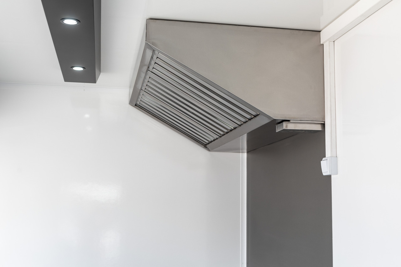 Bannert IMBISS, Przyczepa gastronomiczna, Trailer, Anhänger - Försäljningsvagn: bild 4 Bannert IMBISS, Przyczepa gastronomiczna, Trailer, Anhänger - Försäljningsvagn: bild 4