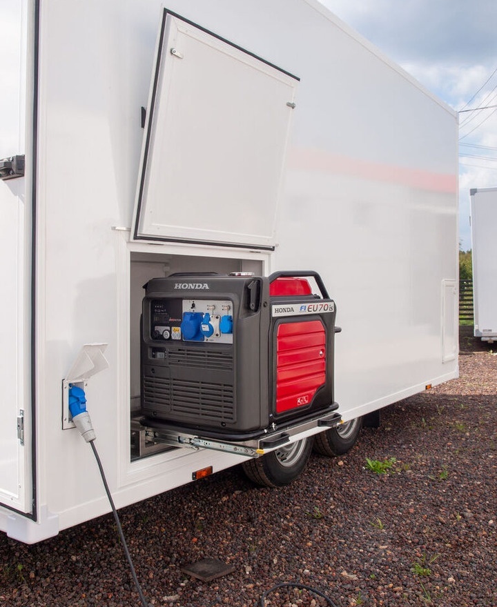 Bannert NA ZAMÓWIENIE Przyczepa gastronomiczna 4,5 M - Försäljningsvagn: bild 2 Bannert NA ZAMÓWIENIE Przyczepa gastronomiczna 4,5 M - Försäljningsvagn: bild 2