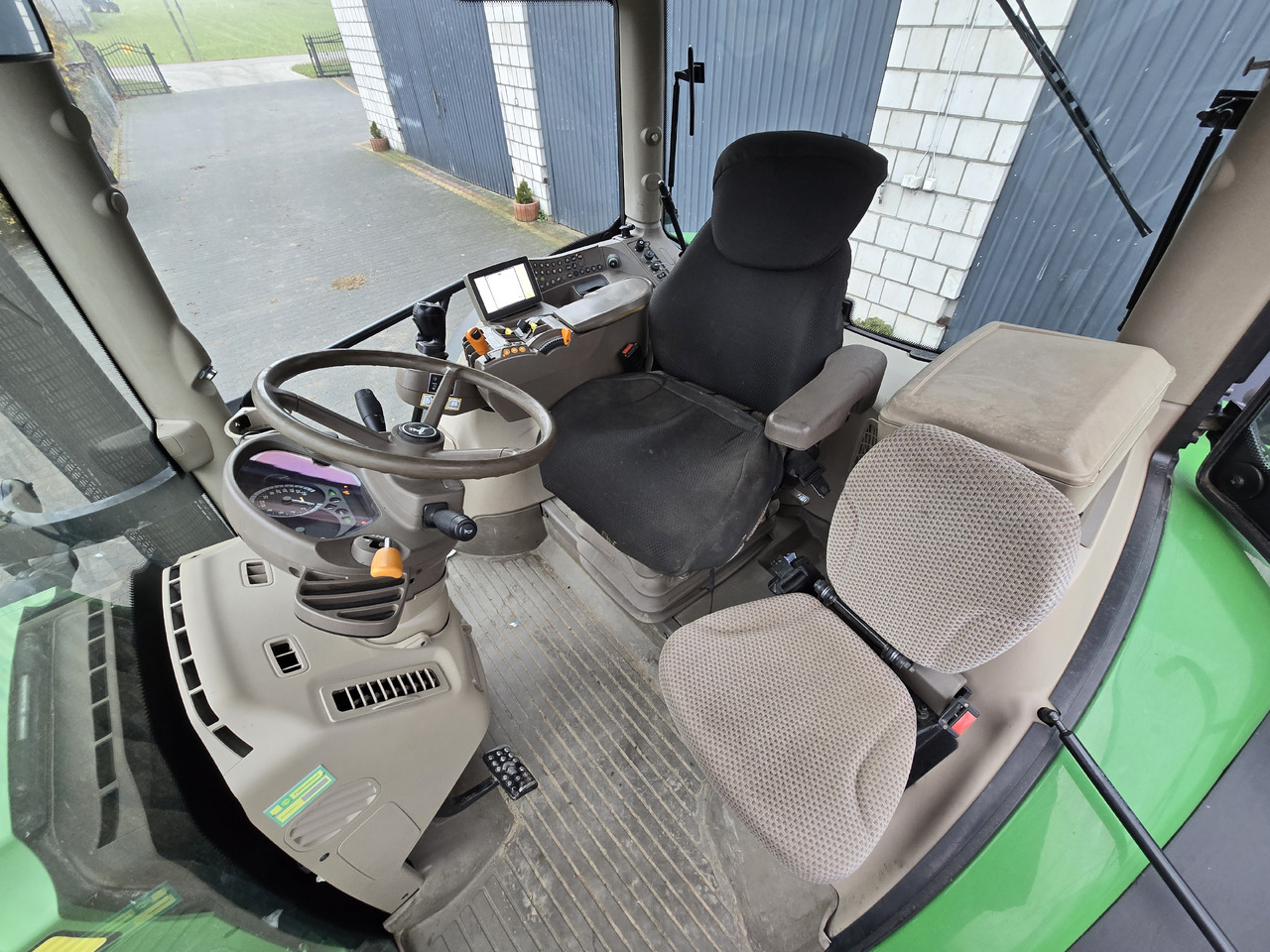 JOHN DEERE 6140R - Traktor: bild 2 JOHN DEERE 6140R - Traktor: bild 2