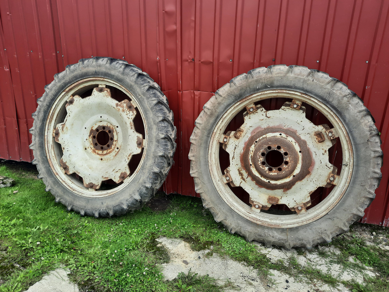 KLEBER Super 3 11.2 R44 - Komplett hjul för Lantbruksmaskiner: bild 2 KLEBER Super 3 11.2 R44 - Komplett hjul för Lantbruksmaskiner: bild 2