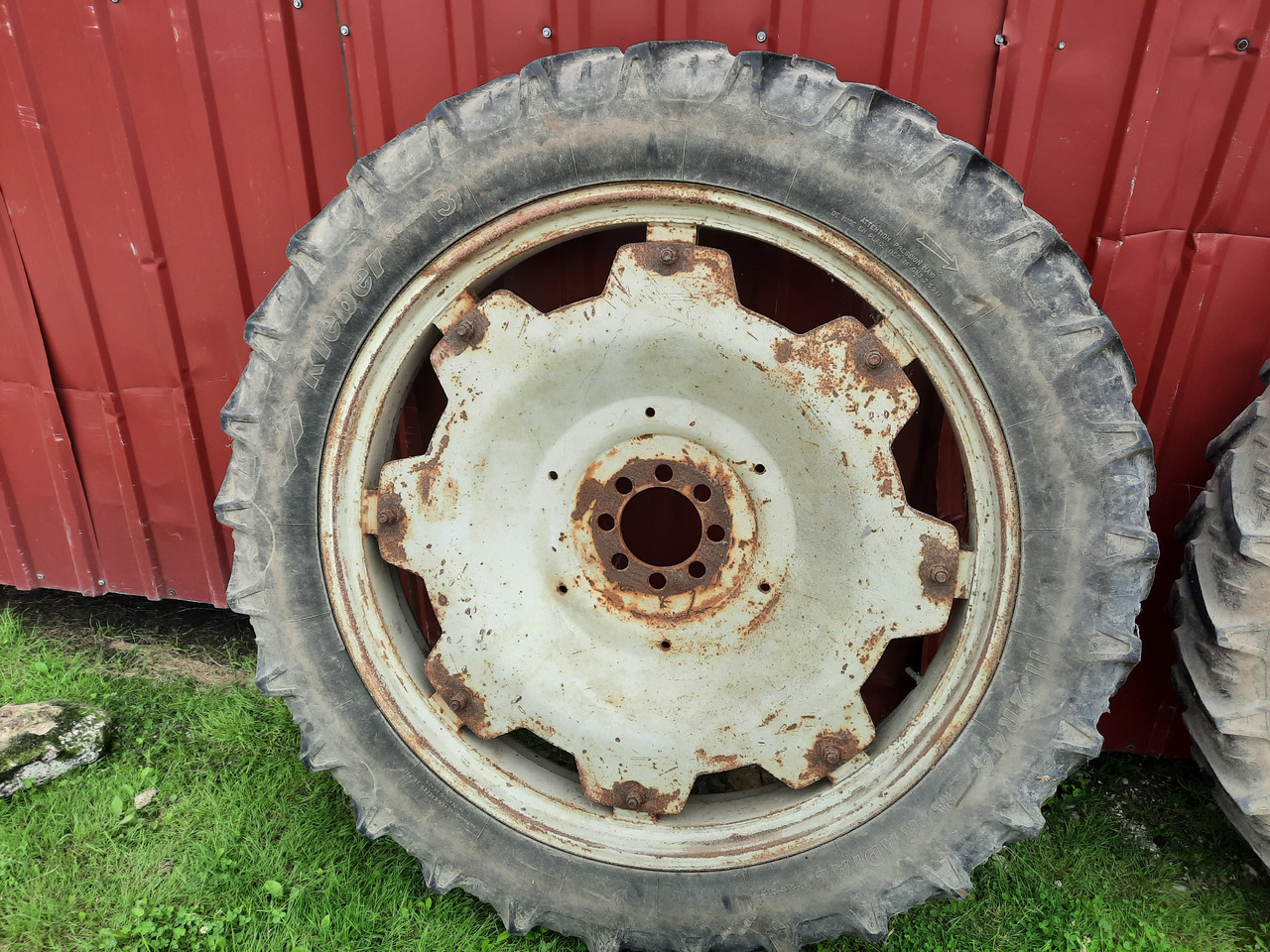 KLEBER Super 3 11.2 R44 - Komplett hjul för Lantbruksmaskiner: bild 3 KLEBER Super 3 11.2 R44 - Komplett hjul för Lantbruksmaskiner: bild 3